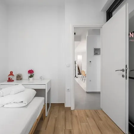 Pendente, Nilie Hospitality Mgmt アパート
