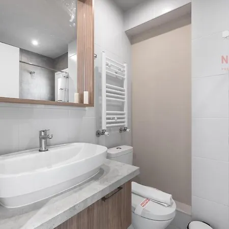 Pendente, Nilie Hospitality Mgmt テッサロニキ